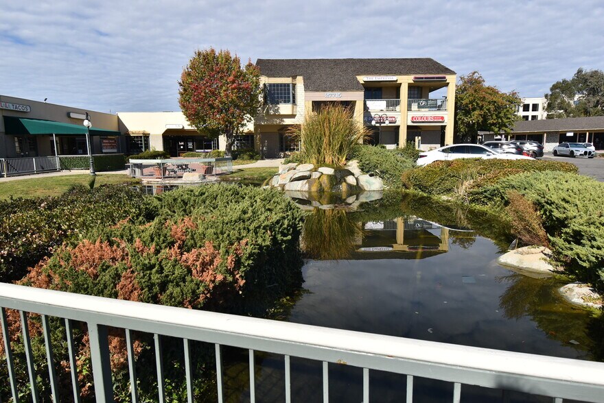 27715 Jefferson Ave, Temecula, CA à louer - Photo du bâtiment - Image 1 de 7