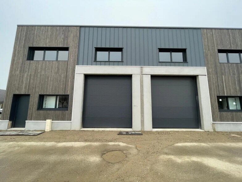 Flex in Ennery for lease - Building Photo - Image 1 of 8