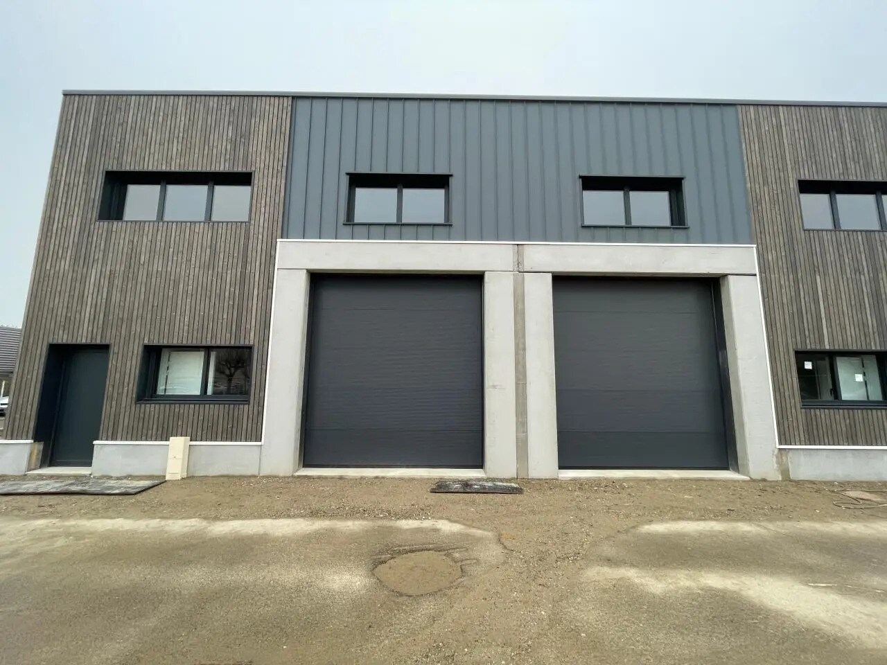 Flex dans Ennery à louer Photo du bâtiment- Image 1 de 9