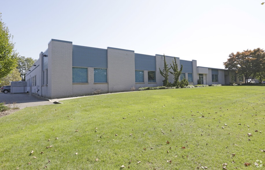 145 Marcus Blvd, Hauppauge, NY for lease - Building Photo - Image 2 of 8