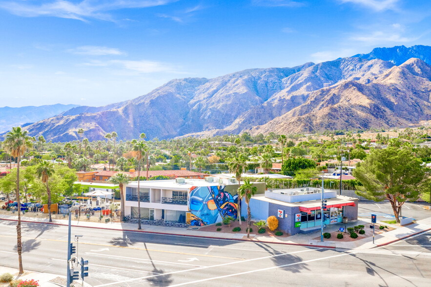 2481 N Palm Canyon Dr, Palm Springs, CA à vendre - Photo du bâtiment - Image 1 de 1