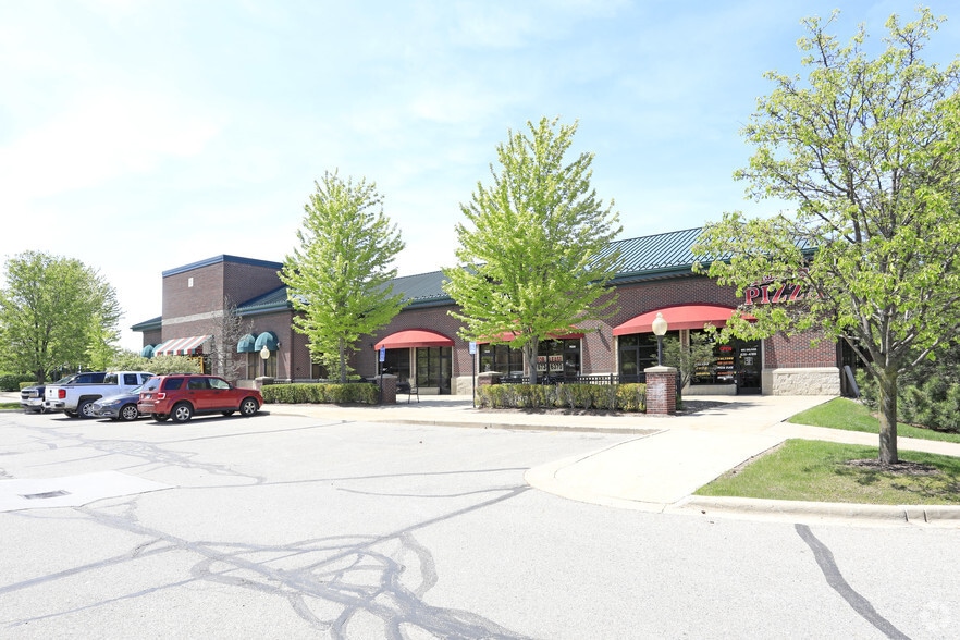 7010-7080 Gateway Park Dr, Village of Clarkston, MI à louer - Photo du bâtiment - Image 3 de 4