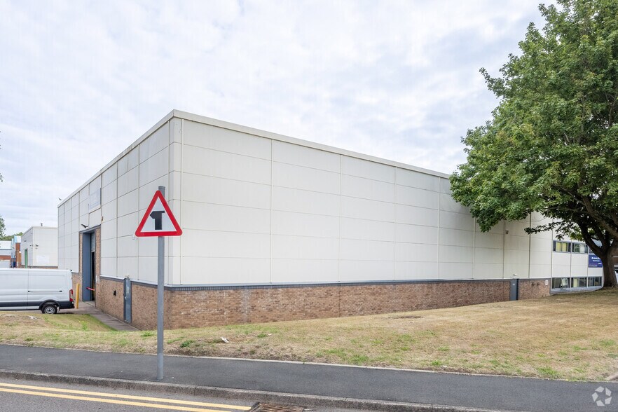 First Ave, Kingswinford à louer - Photo du bâtiment - Image 2 de 2