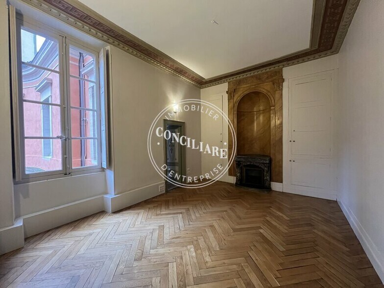 16 Rue Saint Antoine Du T, Toulouse for lease - Interior Photo - Image 2 of 4