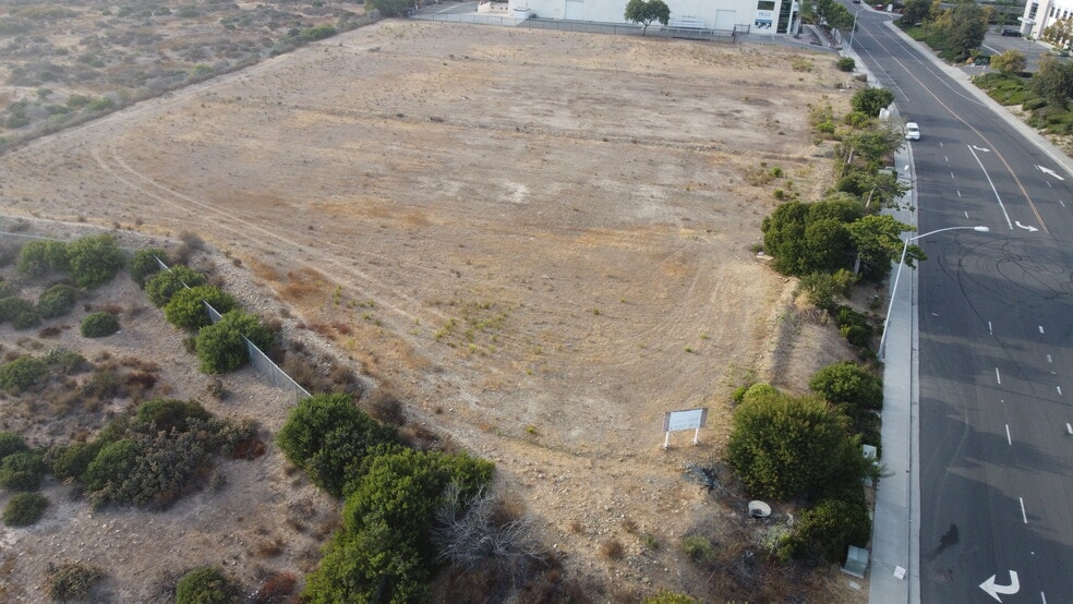 1568 Corporate Center Dr., San Diego, CA for lease - Primary Photo - Image 2 of 10