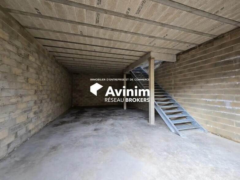 Industrial in Cormeilles-en-Parisis for sale - Interior Photo - Image 2 of 3