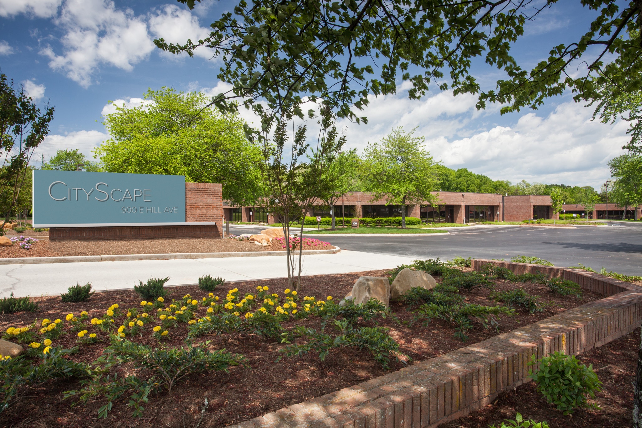 900 E Hill Ave, Knoxville, TN à louer Photo principale- Image 1 de 12