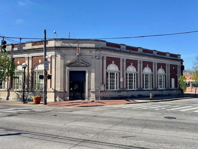 5845-5851 Hamilton Ave, Cincinnati, OH for lease Primary Photo- Image 1 of 6