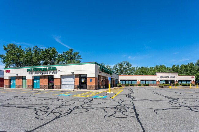 Plus de détails pour 1665 Vfw Pkwy, West Roxbury, MA - Commerce de détail à louer