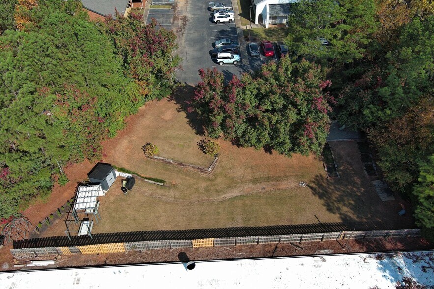 625 Hembree Pky, Roswell, GA à vendre - Photo du bâtiment - Image 2 de 5