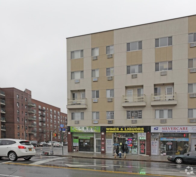 150-01 Northern Blvd, Flushing, NY à louer - Photo du bâtiment - Image 2 de 10