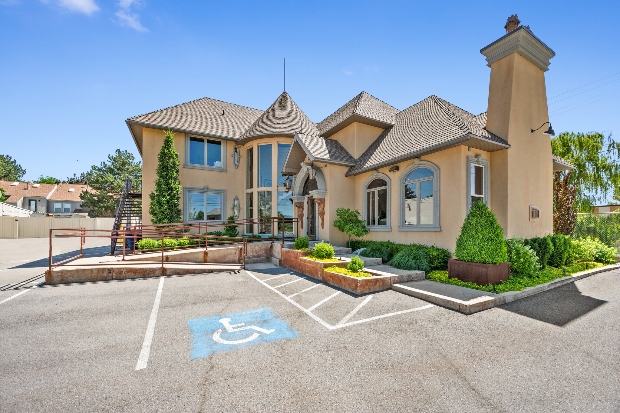 1214 E Vine, Salt Lake City, UT à louer Photo principale- Image 1 de 17