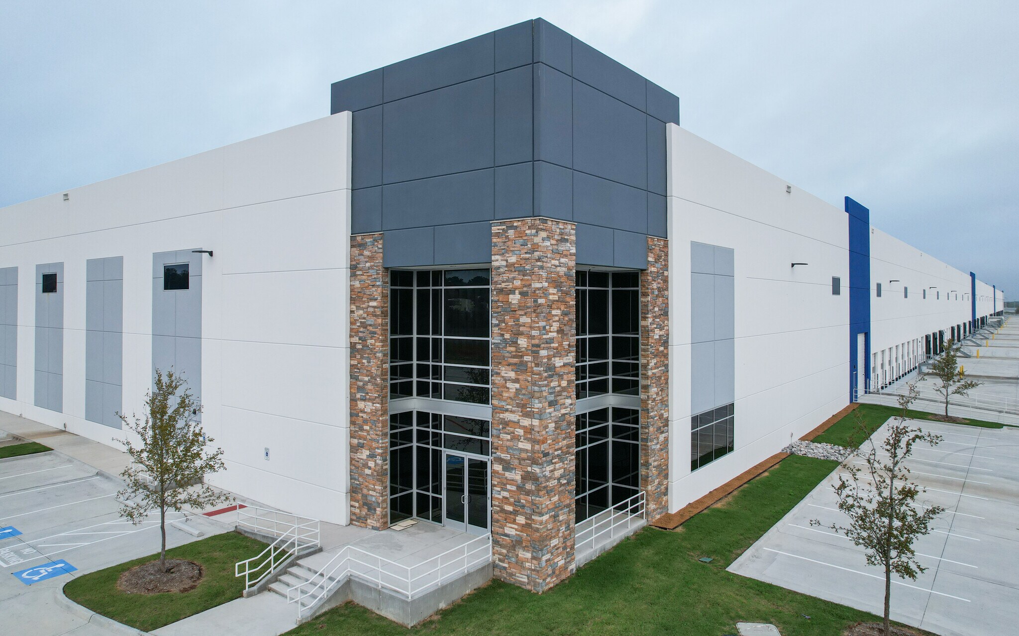 950 N IH-45, Hutchins, TX for lease Building Photo- Image 1 of 112