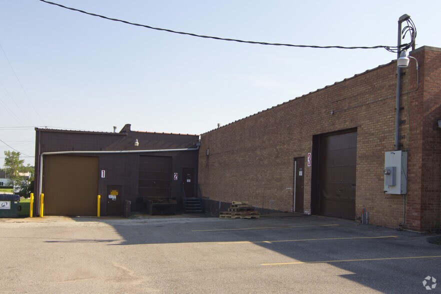 5055 26th Ave, Rockford, IL à louer - Photo du bâtiment - Image 2 de 6