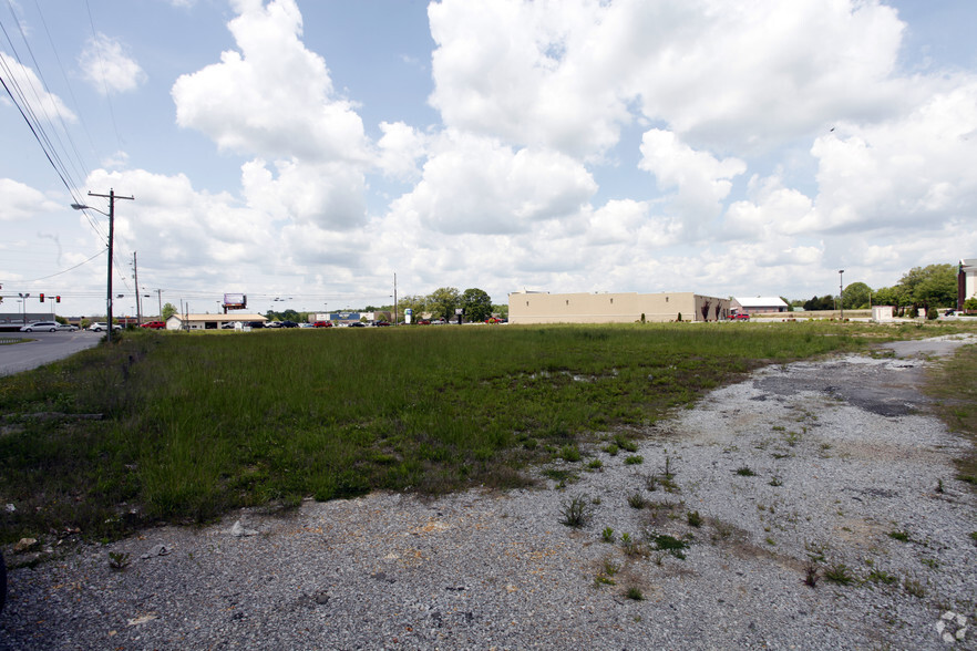 2002 N Jackson St, Tullahoma, TN for sale - Primary Photo - Image 1 of 1