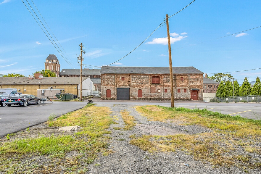 515 Wyoming Ave, Scranton, PA à vendre - Photo du bâtiment - Image 2 de 37