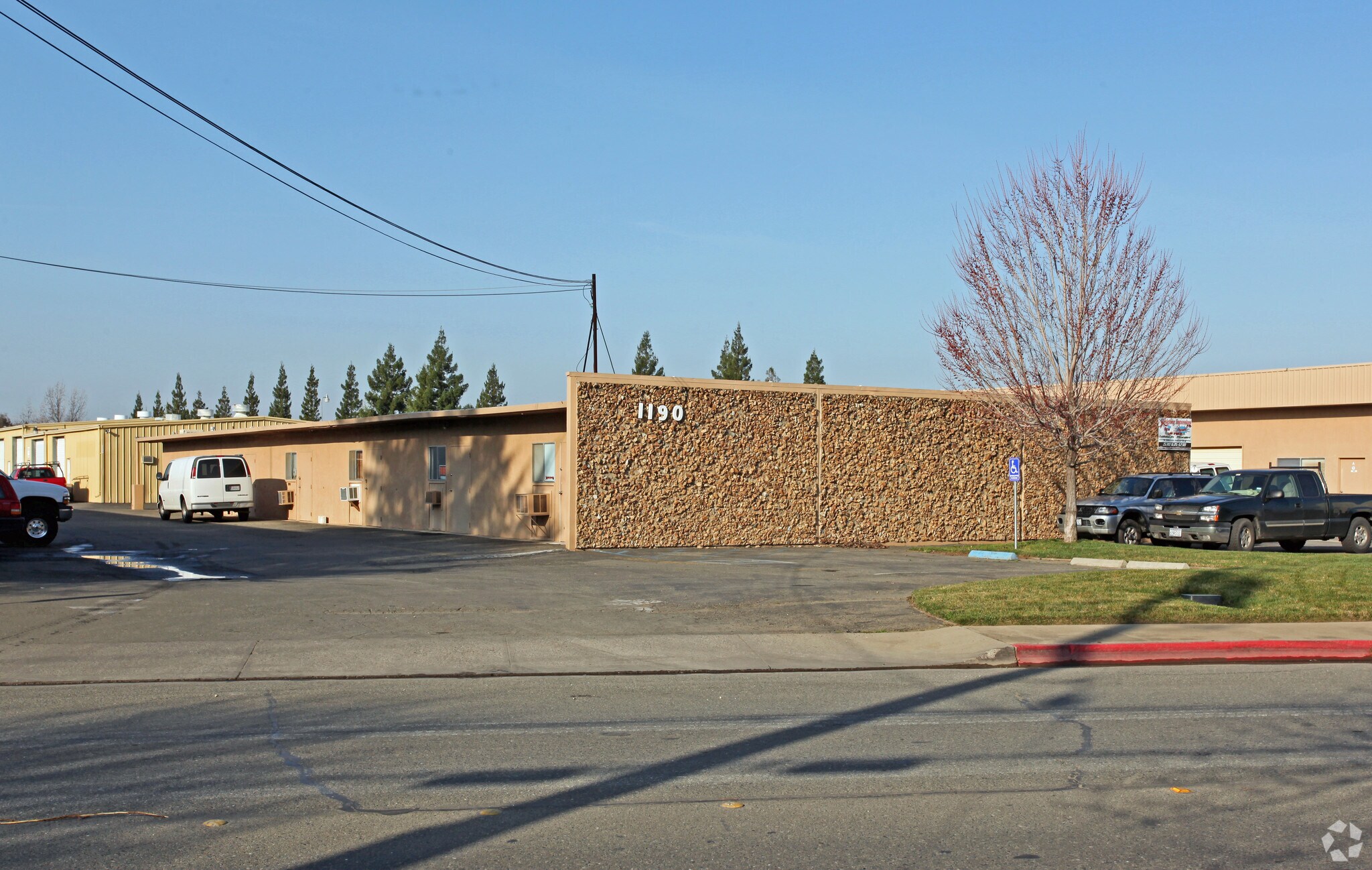 1182-1200 Market St, Yuba City, CA à louer Photo principale- Image 1 de 33