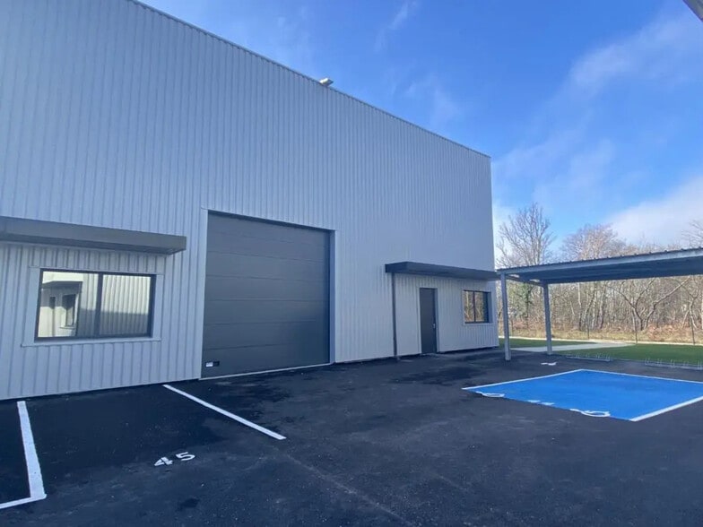 Flex in Mérignac for lease - Building Photo - Image 1 of 12