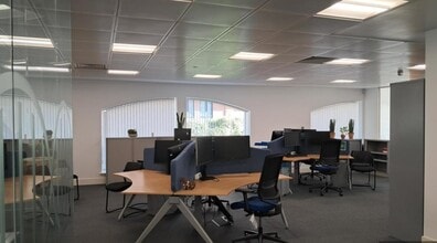 Guildford Rd, Leatherhead à louer Photo intérieure- Image 2 de 6