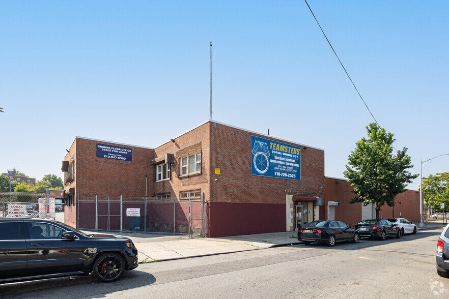 3243 49th St, Astoria, NY à louer - Photo du bâtiment - Image 2 de 23