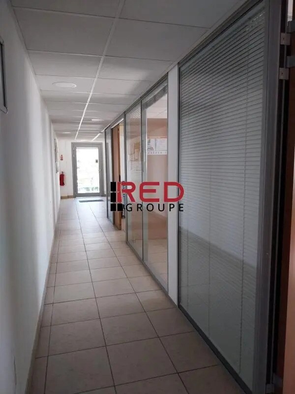 Office in Aix-en-Provence for lease Interior Photo- Image 1 of 7