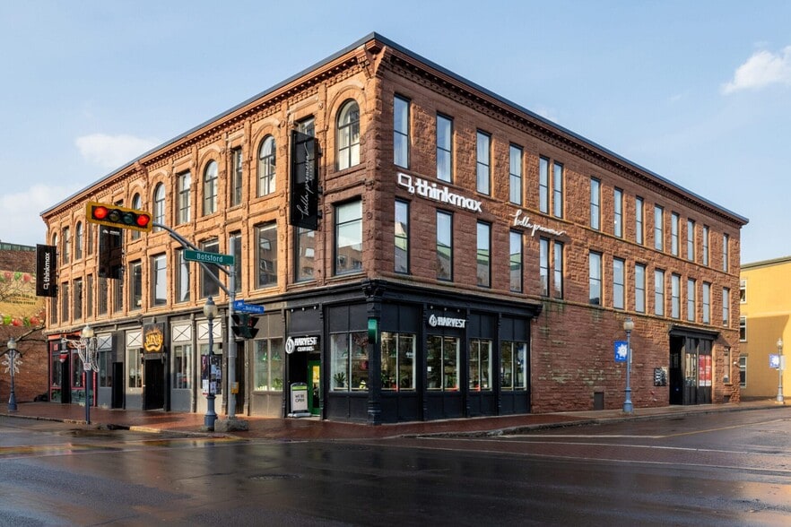 679 Main St, Moncton, NB for lease - Building Photo - Image 2 of 8