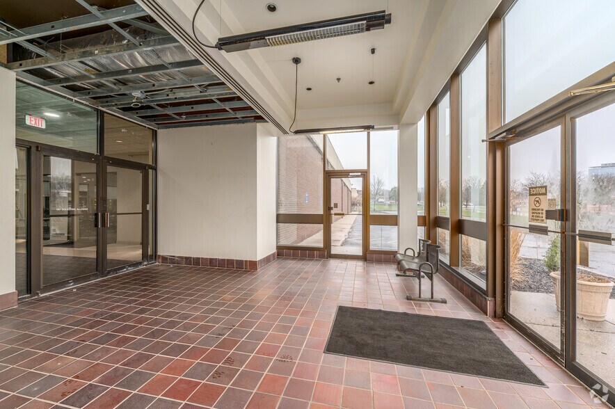 23533 Mercantile Rd, Beachwood, OH à louer - Hall d’entrée - Image 3 de 12