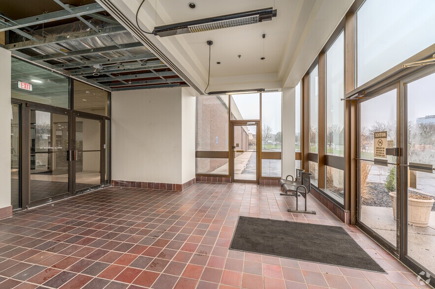 23533 Mercantile Rd, Beachwood, OH for lease - Lobby - Image 3 of 12