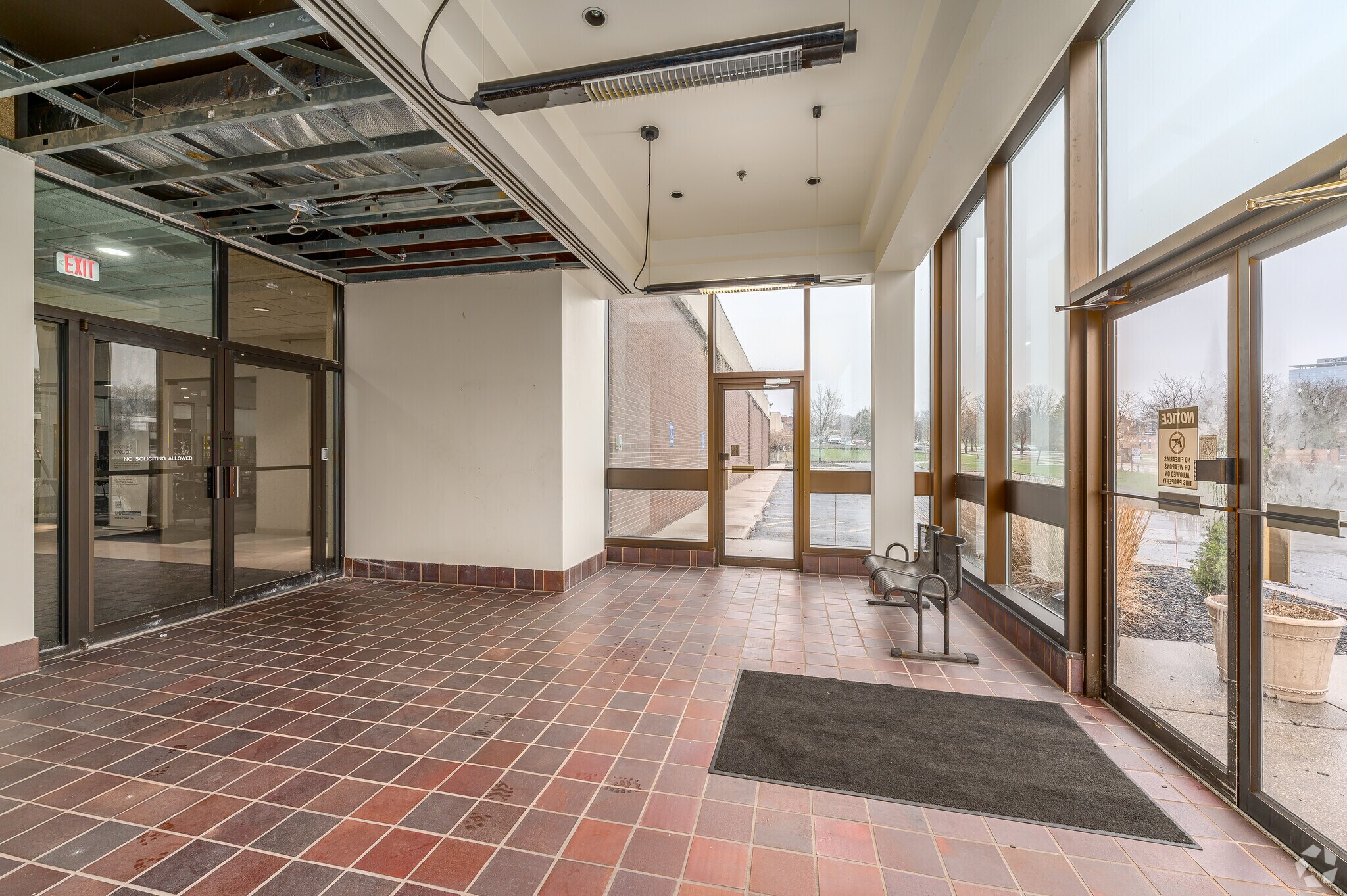 23533 Mercantile Rd, Beachwood, OH à louer Hall d’entrée- Image 1 de 7