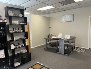 309 W Lake Mead Pky, Henderson, NV for lease Interior Photo- Image 2 of 8
