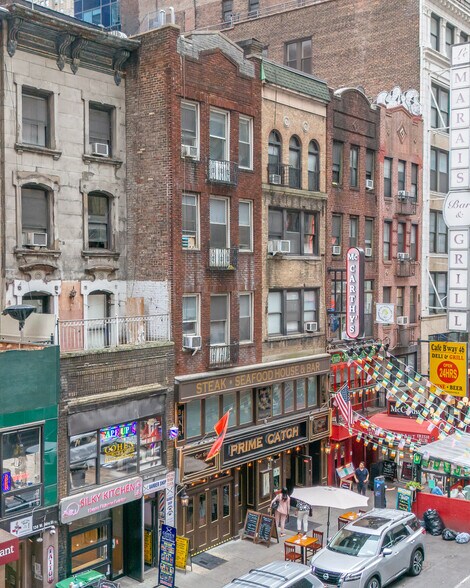 142 W 46th St, New York, NY for sale - Building Photo - Image 2 of 3