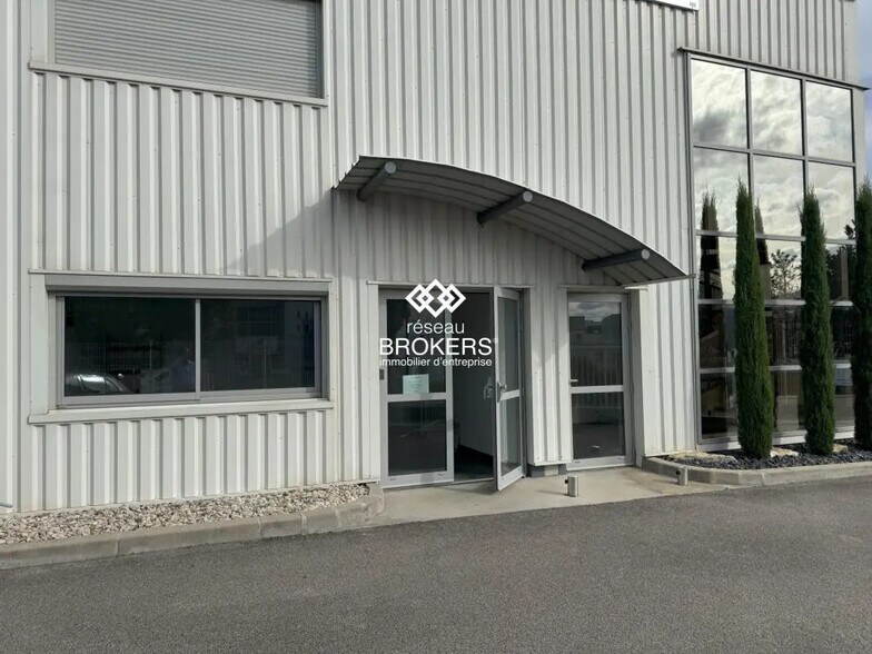 Flex dans Vourles à louer - Photo du bâtiment - Image 1 de 4