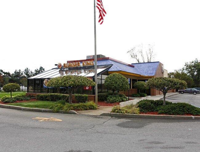 Plus de détails pour 10382 Highland Rd, Hartland, MI - Commerce de détail à vendre