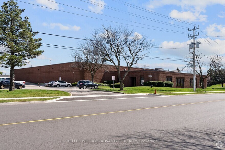 1400 Meyerside Dr, Mississauga, ON for lease - Building Photo - Image 2 of 7