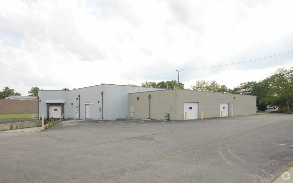 909 Michigan Ave, Columbus, OH for lease - Building Photo - Image 2 of 4