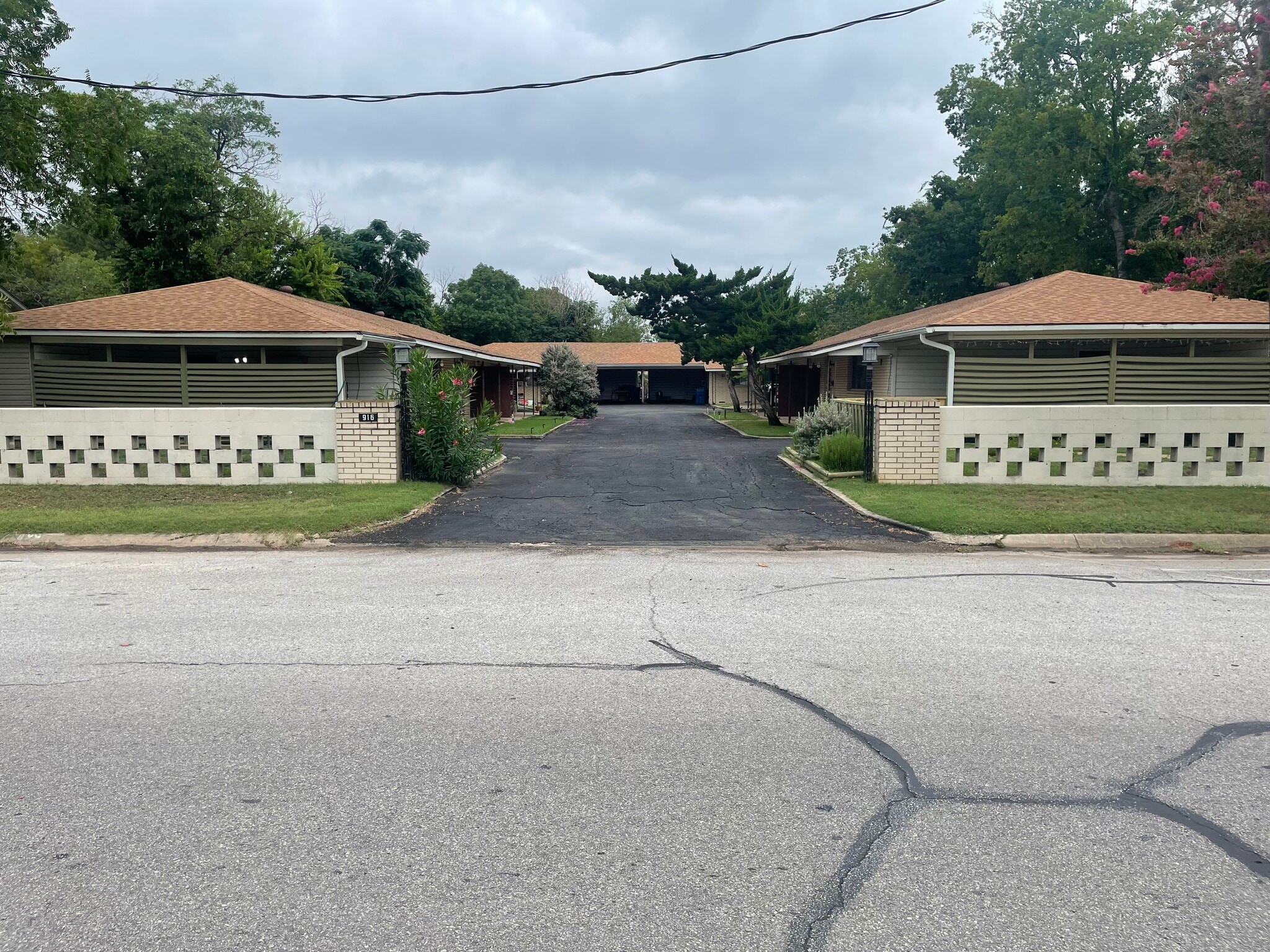 916 Jefferson St, Kerrville, TX for sale Building Photo- Image 1 of 10