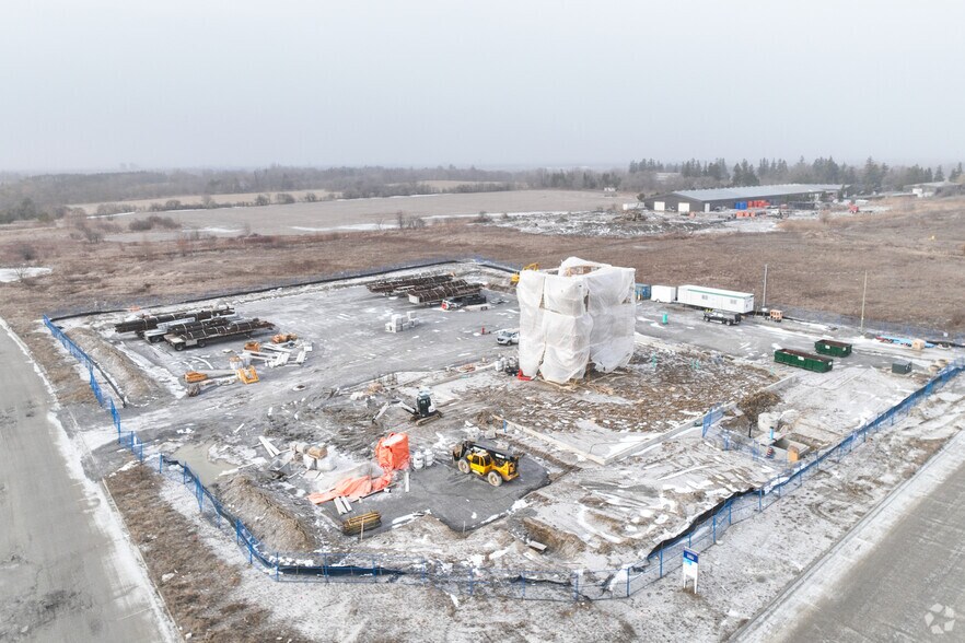 211 Sam Miller Way, Whitchurch-Stouffville, ON à louer - Photo du bâtiment - Image 2 de 2