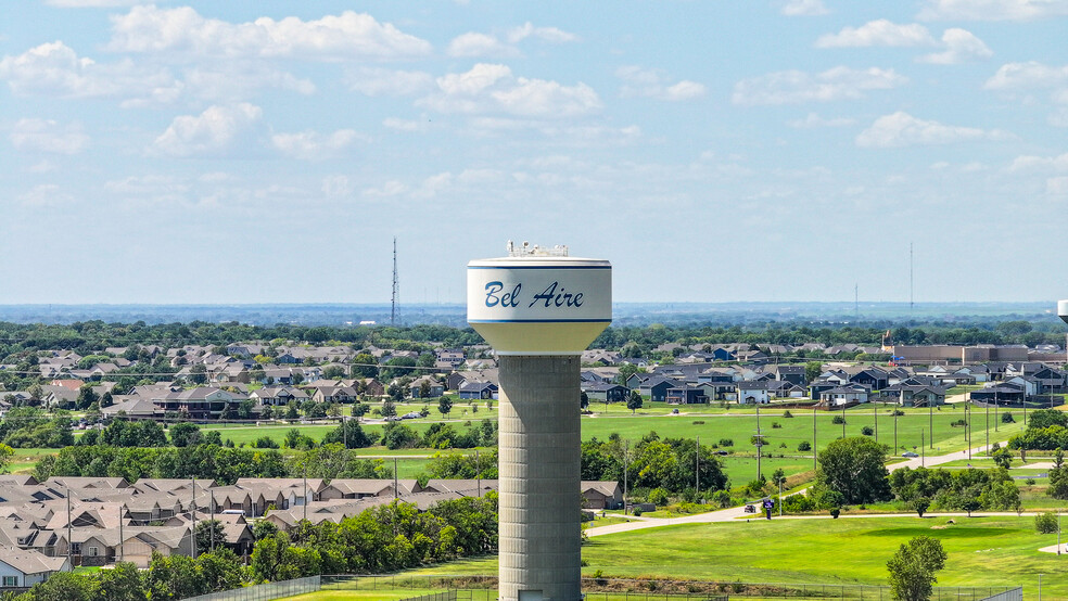 NEC of 53rd St & N Webb rd, Bel Aire, KS à louer - Photo principale - Image 3 de 4