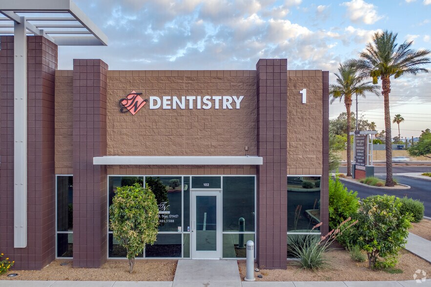 4550 E Bell Rd, Phoenix, AZ à louer - Photo du bâtiment - Image 3 de 4
