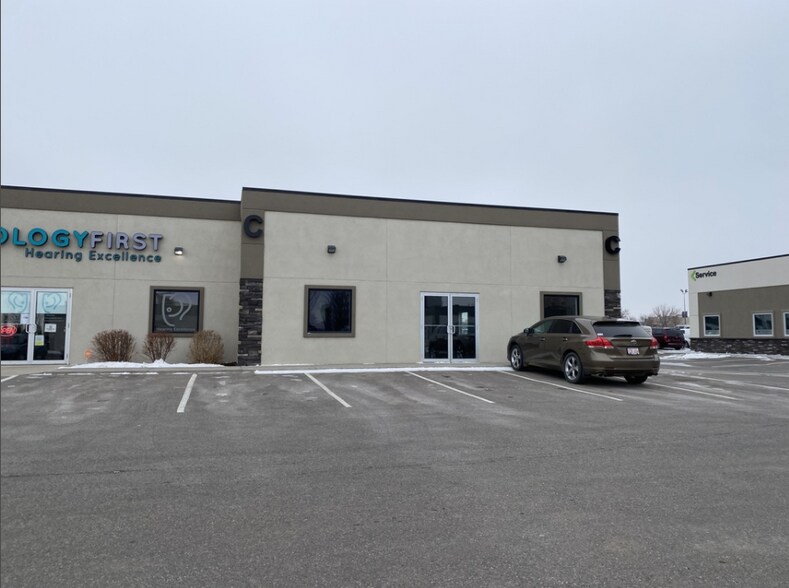 4051 4 Av S, Lethbridge, AB for sale - Primary Photo - Image 1 of 1