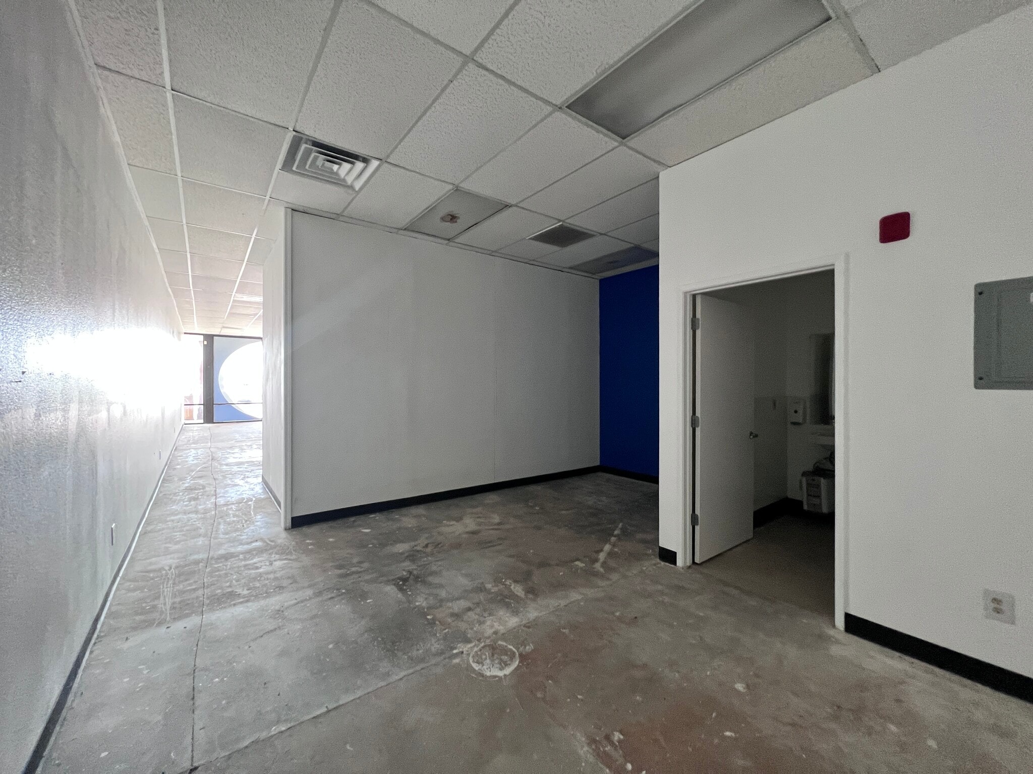 101-179 Lake Blvd, Redding, CA for lease Building Photo- Image 1 of 6