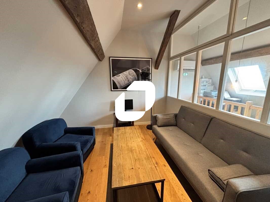 Office in Bordeaux for lease Interior Photo- Image 1 of 7