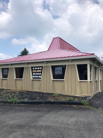 580 S Broad St, Nazareth, PA for lease - Building Photo - Image 2 of 4