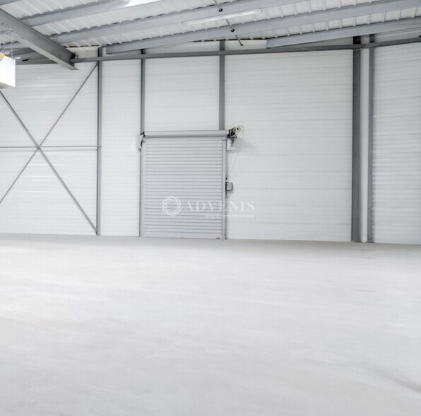 Flex in Sussargues for sale - Interior Photo - Image 2 of 14