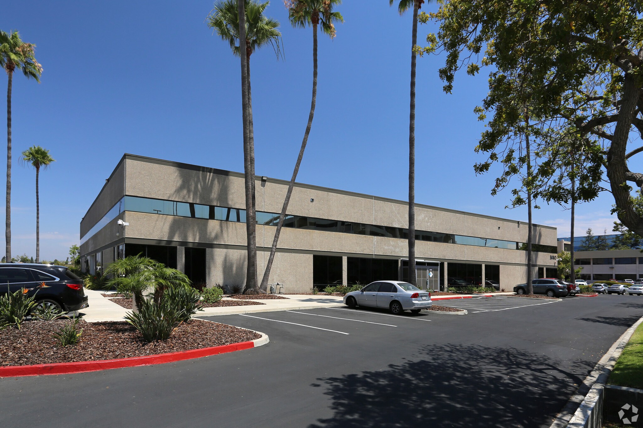 5880 Pacific Center Blvd, San Diego, CA à louer Photo principale- Image 1 de 4