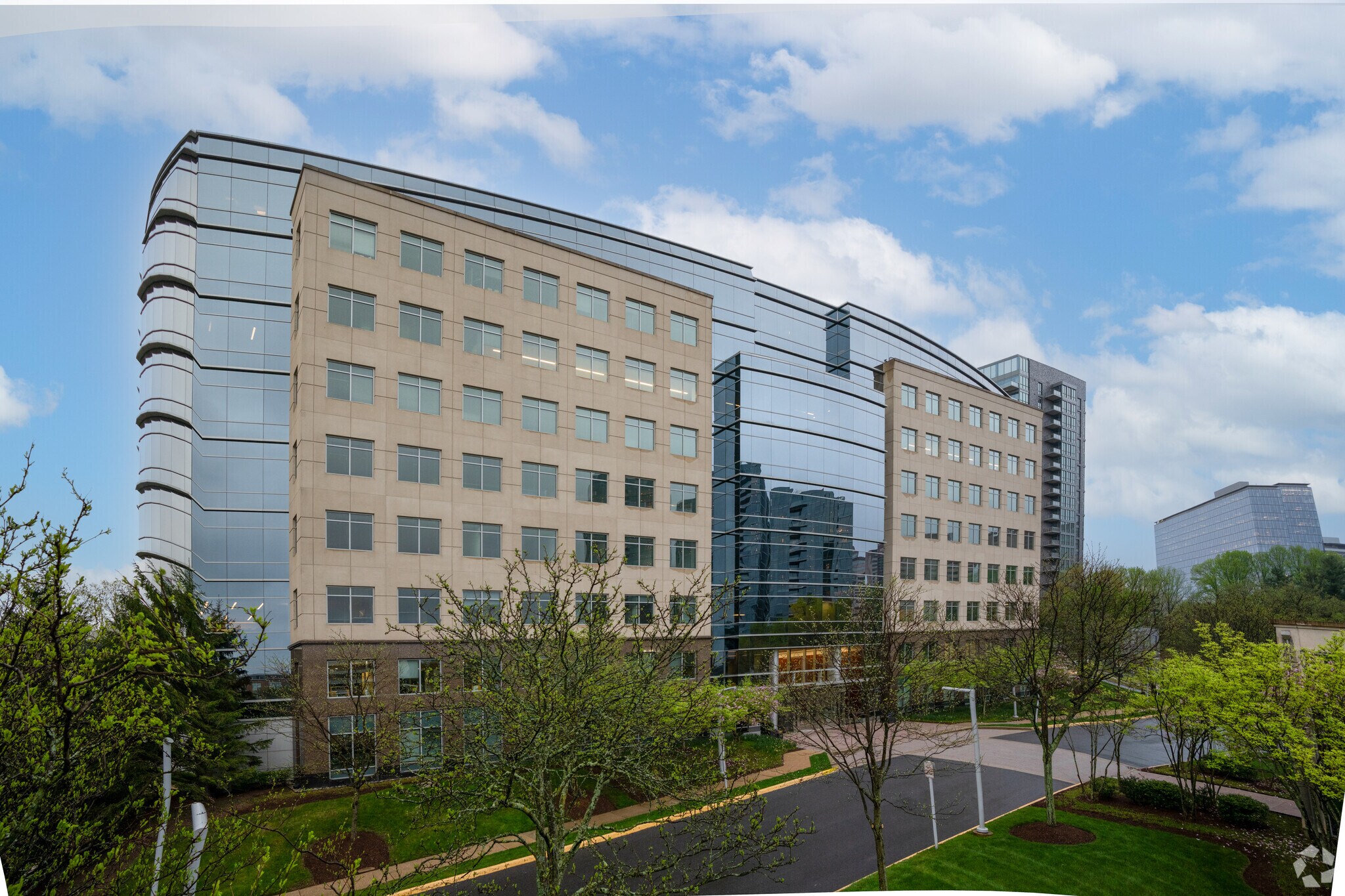 7901 Jones Branch Dr, McLean, VA à louer Photo principale- Image 1 de 35