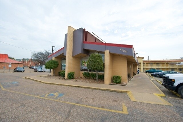 1100 S 9th St, Waco, TX à louer - Photo du bâtiment - Image 2 de 5