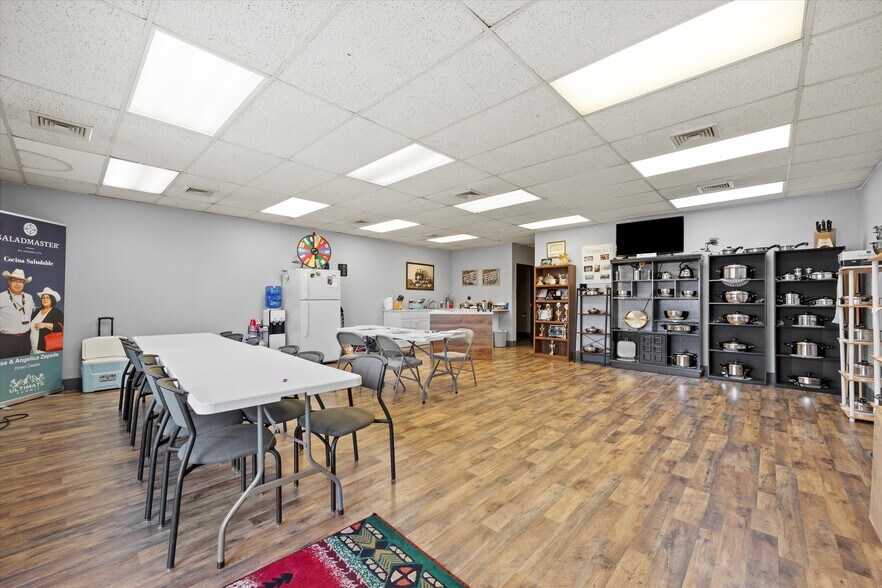 3330 W Court St, Pasco, WA à vendre - Photo du bâtiment - Image 2 de 39