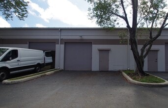 1525 NW 3rd St, Deerfield Beach, FL à louer Photo du bâtiment- Image 1 de 13