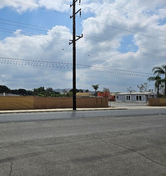 4620 Felspar St, Jurupa Valley, CA à vendre - Photo du bâtiment - Image 3 de 6